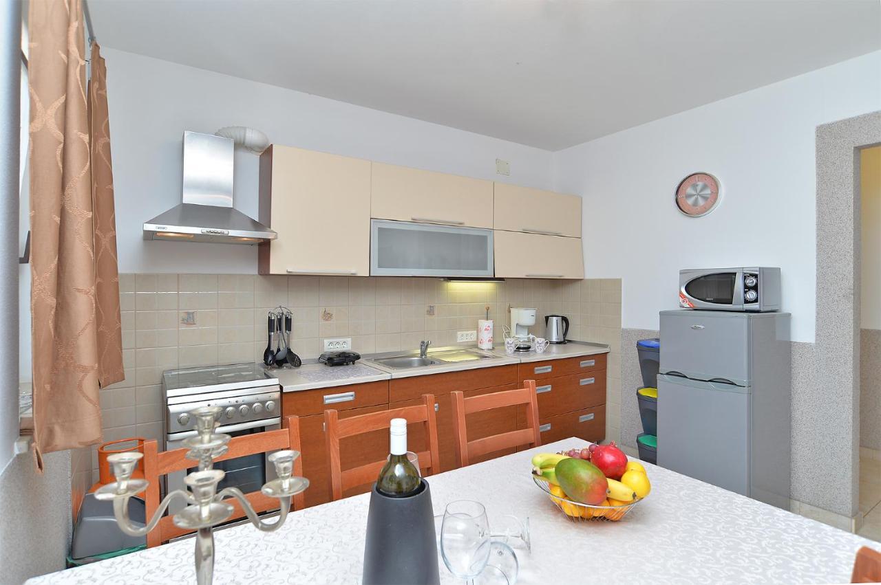 Apartment Jadranko 1761 Peroj Eksteriør bilde