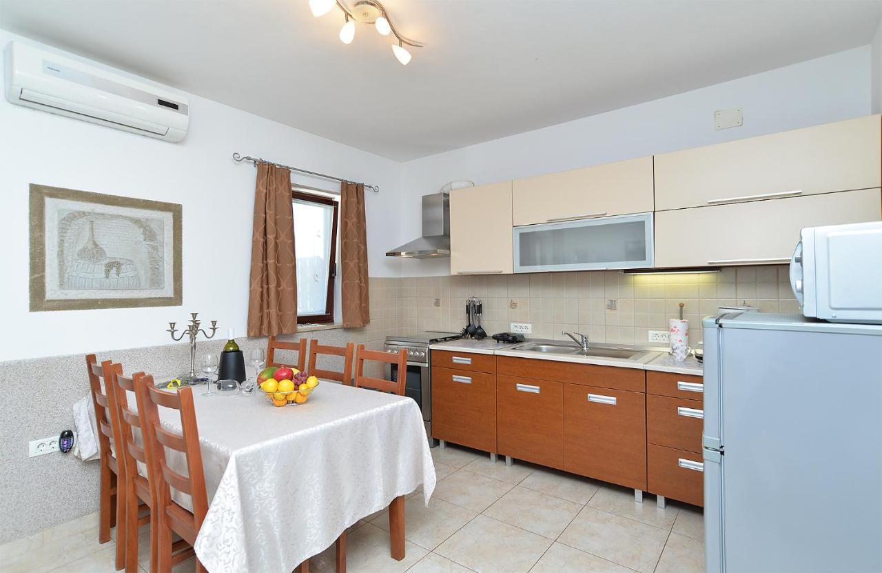 Apartment Jadranko 1761 Peroj Eksteriør bilde